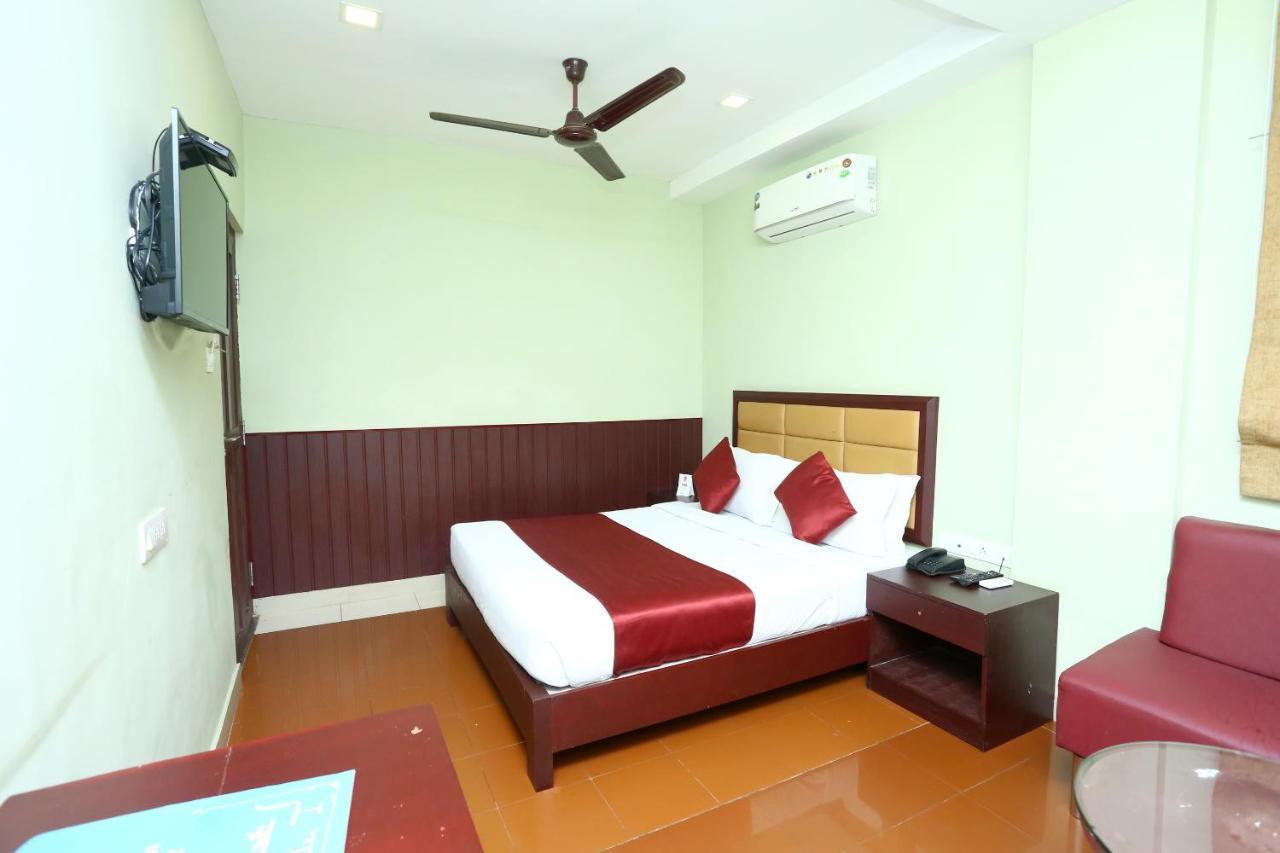 Oyo 15190 Select Residency Hotel Kozhikode Exterior photo